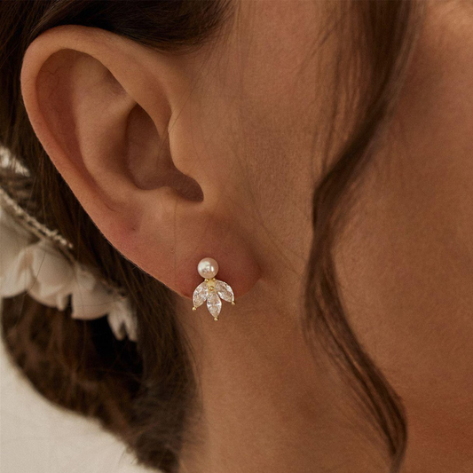 Perlen- und Kristallblumen-Ohrringe