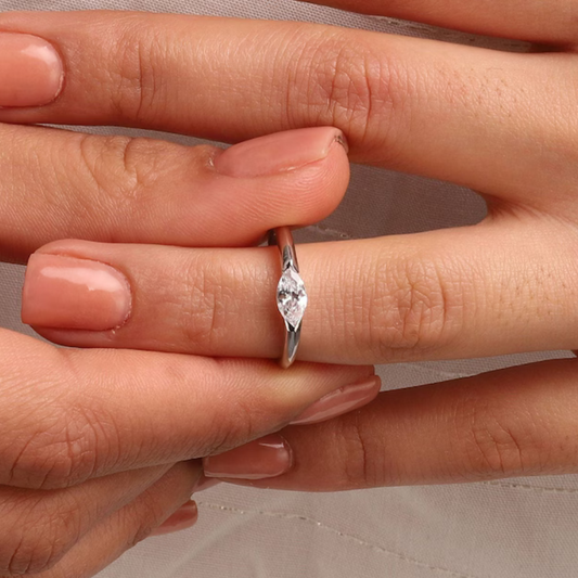 Marquise Solitaire Diamantring